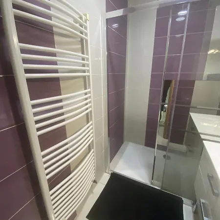 V5 - Chambre - 5 Minutes Du Luxembourg Alloggio in famiglia *